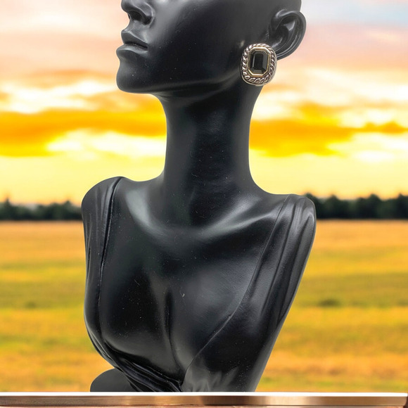 Vintage 1980's Southwestern Rope Framed Black Clip On Earrings Couture Runway - Picture 3 of 5